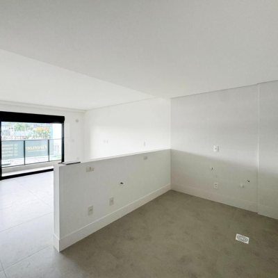 Studio Residencial com 49m², 1 quarto, 1 garagem, no bairro Monte Verde em Florianópolis