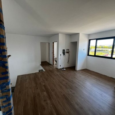 Sobrado Residencial com 165m², 2 quartos, 2 suítes, 2 garagens, no bairro Vargem Grande em Florianópolis