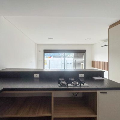 Studio Residencial com 46m², 1 quarto, 1 garagem, no bairro Monte Verde em Florianópolis