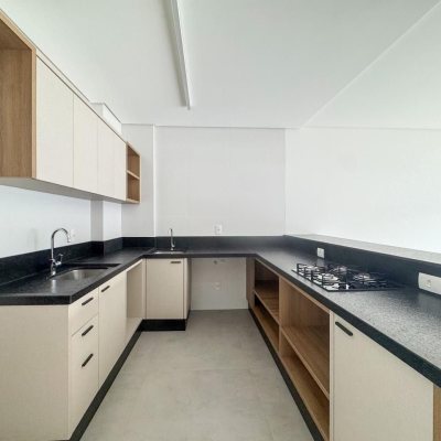 Studio Residencial com 46m², 1 quarto, 1 garagem, no bairro Monte Verde em Florianópolis