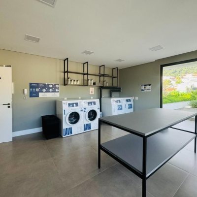 Studio Residencial com 44m², 1 quarto, 1 garagem, no bairro Monte Verde em Florianópolis