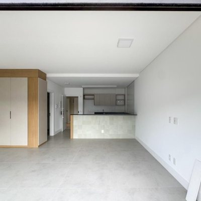 Studio Residencial com 44m², 1 quarto, 1 garagem, no bairro Monte Verde em Florianópolis
