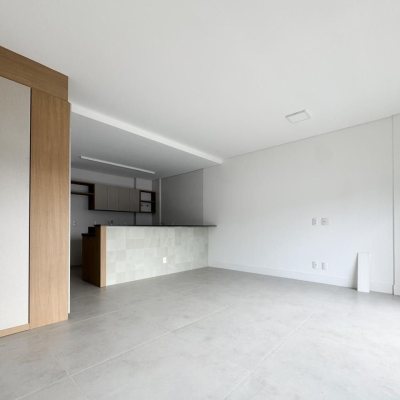 Studio Residencial com 44m², 1 quarto, 1 garagem, no bairro Monte Verde em Florianópolis