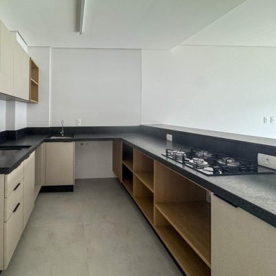 Studio Residencial com 44m², 1 quarto, 1 garagem, no bairro Monte Verde em Florianópolis