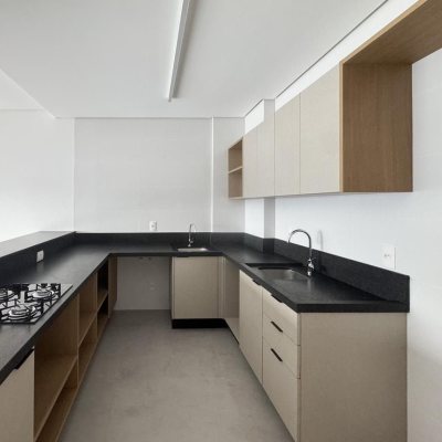 Studio Residencial com 46m², 1 quarto, 1 garagem, no bairro Monte Verde em Florianópolis