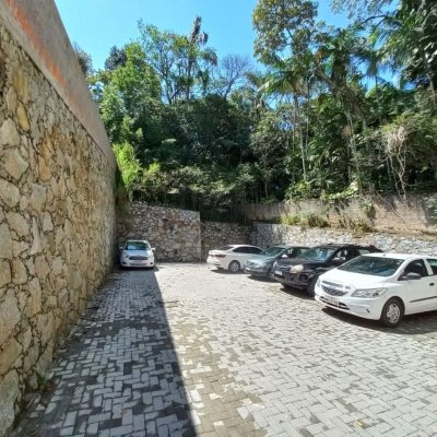 Apartamentos com 68m², 2 quartos, 1 suíte, 1 garagem, no bairro Ponta De Baixo em São José