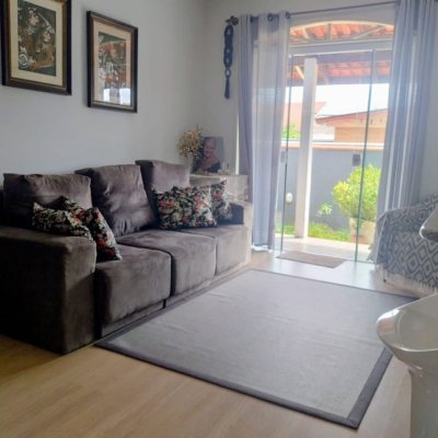 Casa Residencial com 218m², 6 quartos, 2 suítes, 2 garagens, no bairro Campeche em Florianópolis