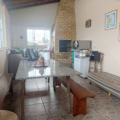 Casa Residencial com 218m², 6 quartos, 2 suítes, 2 garagens, no bairro Campeche em Florianópolis