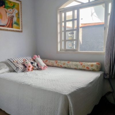 Casa Residencial com 218m², 6 quartos, 2 suítes, 2 garagens, no bairro Campeche em Florianópolis