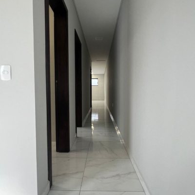 Casa Residencial com 68m², 2 quartos, 1 suíte, 1 garagem, no bairro Campeche em Florianópolis