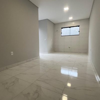 Casa Residencial com 68m², 2 quartos, 1 suíte, 1 garagem, no bairro Campeche em Florianópolis