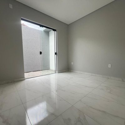 Casa Residencial com 68m², 2 quartos, 1 suíte, 1 garagem, no bairro Campeche em Florianópolis