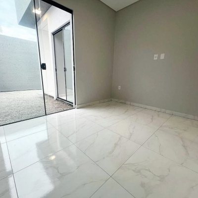 Casa Residencial com 68m², 2 quartos, 1 suíte, 1 garagem, no bairro Campeche em Florianópolis