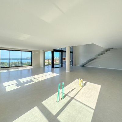 Apartamentos com 236m², 3 quartos, 3 suítes, 2 garagens, no bairro Jurerê em Florianópolis
