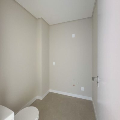 Apartamentos com 236m², 3 quartos, 3 suítes, 2 garagens, no bairro Jurerê em Florianópolis