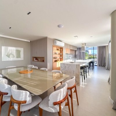 Apartamentos com 236m², 3 quartos, 3 suítes, 2 garagens, no bairro Jurerê em Florianópolis
