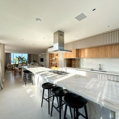 Apartamentos com 236m², 3 quartos, 3 suítes, 2 garagens, no bairro Jurerê em Florianópolis