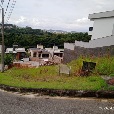 Terreno Comercial/Residencial com 451m², no bairro Forquilhas em São José