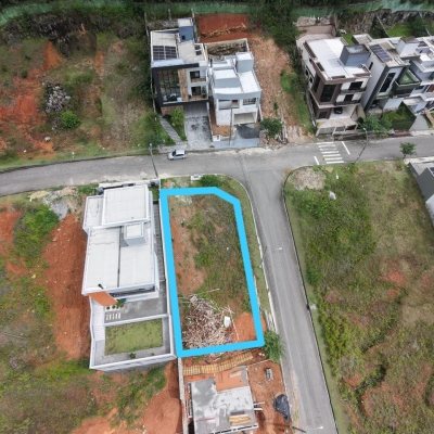 Terreno Comercial/Residencial com 451m², no bairro Forquilhas em São José