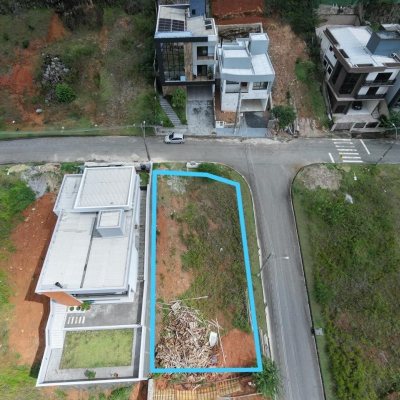 Terreno Comercial/Residencial com 451m², no bairro Forquilhas em São José