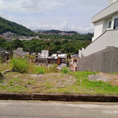 Terreno Comercial/Residencial com 451m², no bairro Forquilhas em São José