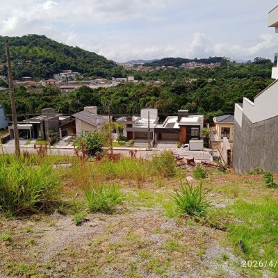 Terreno Comercial/Residencial com 451m², no bairro Forquilhas em São José