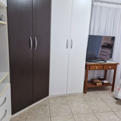 Casa Residencial com 240m², 5 quartos, 1 suíte, 2 garagens, no bairro Santa Mônica em Florianópolis