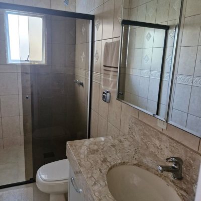 Casa Residencial com 240m², 5 quartos, 1 suíte, 2 garagens, no bairro Santa Mônica em Florianópolis