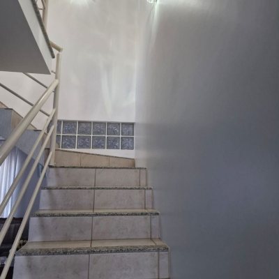 Casa Residencial com 240m², 5 quartos, 1 suíte, 2 garagens, no bairro Santa Mônica em Florianópolis