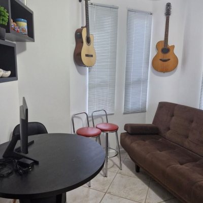 Casa Residencial com 240m², 5 quartos, 1 suíte, 2 garagens, no bairro Santa Mônica em Florianópolis