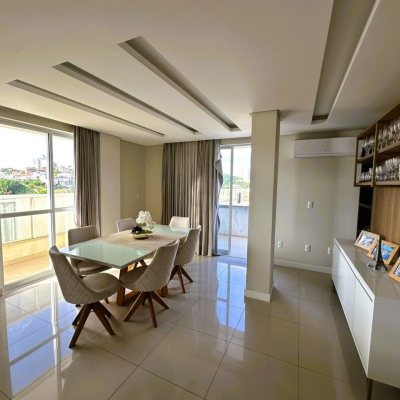 Cobertura com 367m², 3 quartos, 3 suítes, 4 garagens, no bairro Estreito em Florianópolis