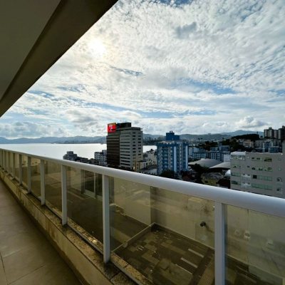 Cobertura com 367m², 3 quartos, 3 suítes, 4 garagens, no bairro Estreito em Florianópolis