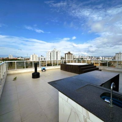 Cobertura com 367m², 3 quartos, 3 suítes, 4 garagens, no bairro Estreito em Florianópolis