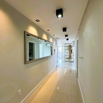 Cobertura com 367m², 3 quartos, 3 suítes, 4 garagens, no bairro Estreito em Florianópolis