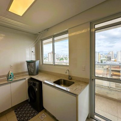 Cobertura com 367m², 3 quartos, 3 suítes, 4 garagens, no bairro Estreito em Florianópolis