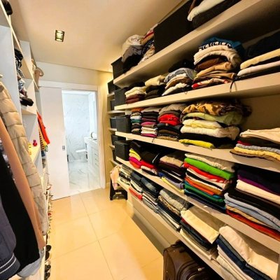 Cobertura com 367m², 3 quartos, 3 suítes, 4 garagens, no bairro Estreito em Florianópolis