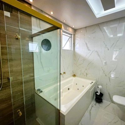 Cobertura com 367m², 3 quartos, 3 suítes, 4 garagens, no bairro Estreito em Florianópolis