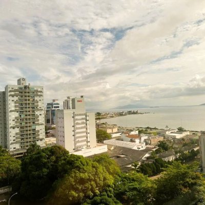 Cobertura com 367m², 3 quartos, 3 suítes, 4 garagens, no bairro Estreito em Florianópolis
