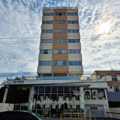 Cobertura com 367m², 3 quartos, 3 suítes, 4 garagens, no bairro Estreito em Florianópolis