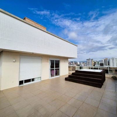 Cobertura com 367m², 3 quartos, 3 suítes, 4 garagens, no bairro Estreito em Florianópolis