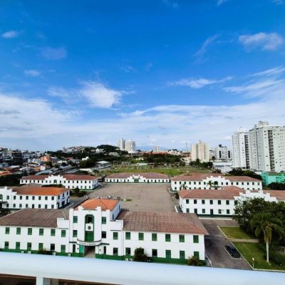 Cobertura com 367m², 3 quartos, 3 suítes, 4 garagens, no bairro Estreito em Florianópolis