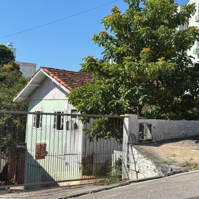 Terreno Comercial/Residencial com 593m², no bairro Capoeiras em Florianópolis