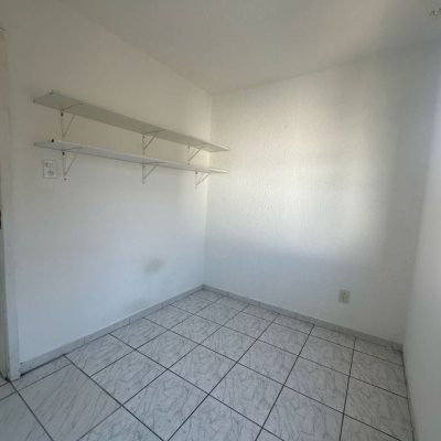 Apartamentos com 48m², 2 quartos, 1 garagem, no bairro Barreiros em São José