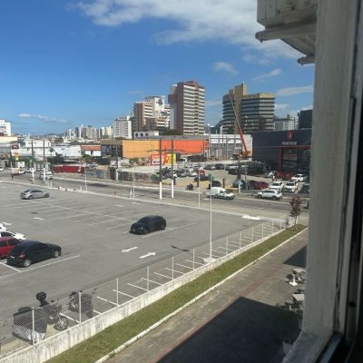 Apartamentos com 48m², 2 quartos, 1 garagem, no bairro Barreiros em São José