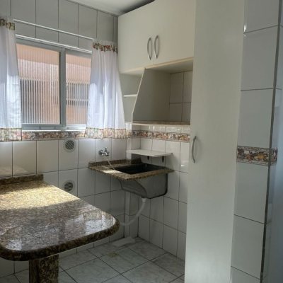 Apartamentos com 48m², 2 quartos, 1 garagem, no bairro Barreiros em São José