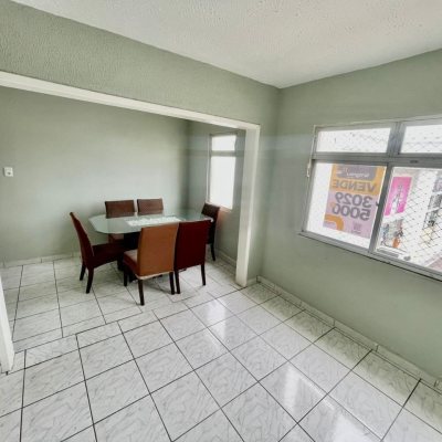 Apartamentos com 48m², 2 quartos, 1 garagem, no bairro Barreiros em São José