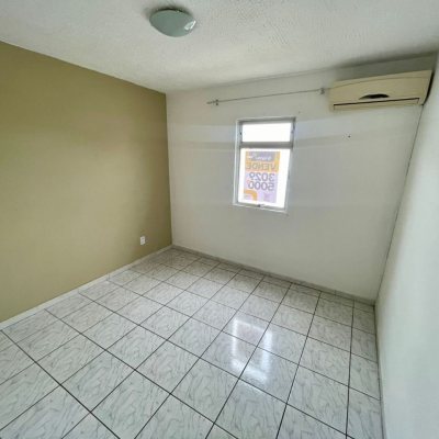 Apartamentos com 48m², 2 quartos, 1 garagem, no bairro Barreiros em São José