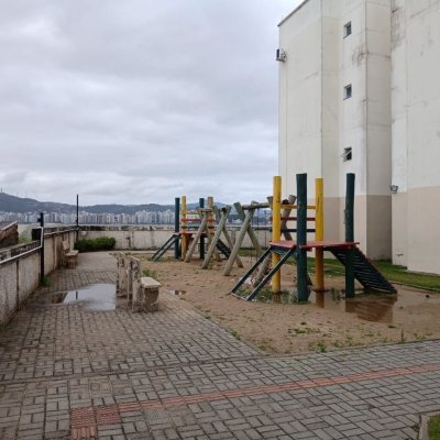 Apartamentos com 58m², 2 quartos, 1 garagem, no bairro Balneário em Floranópolis