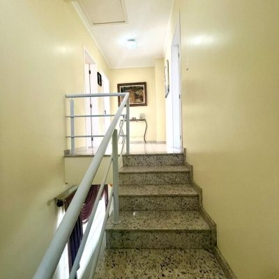 Casa Residencial com 223m², 3 quartos, 3 suítes, 2 garagens, no bairro Ponta de Baixo em São José