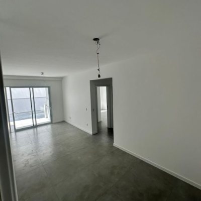 Apartamentos com 75m², 2 quartos (sendo 1 suíte), 1 garagem, no bairro Barreiros em São José